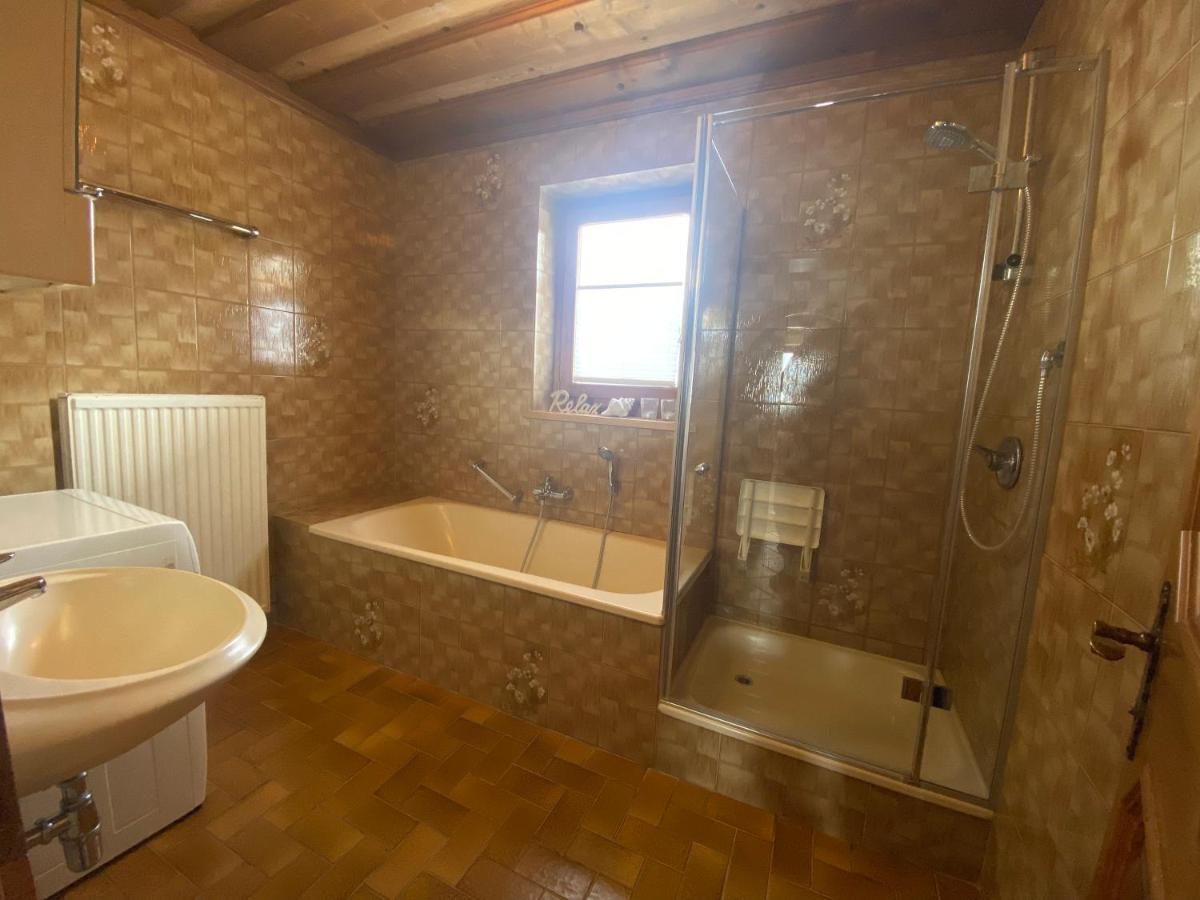 Weiss Holiday home Sankt Martin am Tennengebirge
